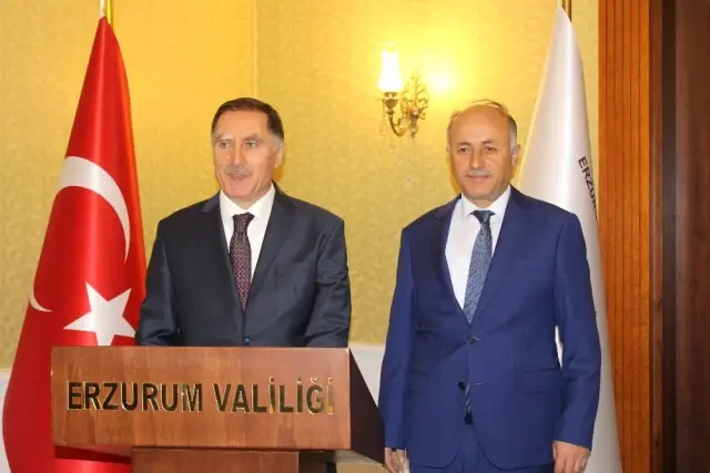 Kamu Başdenetçisi Şeref Malkoç: 'Vatandaşın Avukatlığını Yapıyoruz' Kamu Başdenetçisi Şeref Malkoç: 'Vatandaşın Avukatlığını Yapıyoruz'