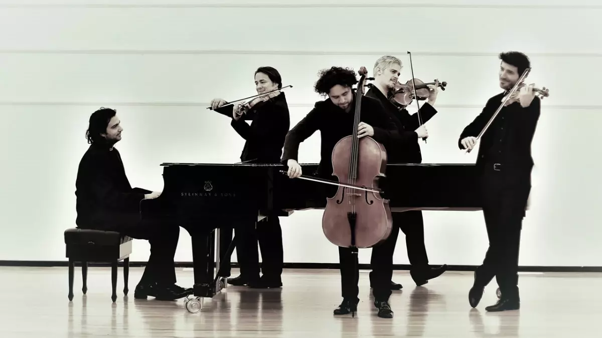 'Kumda/Suda' Konserleri Kuzeyli Notalarla Başladı