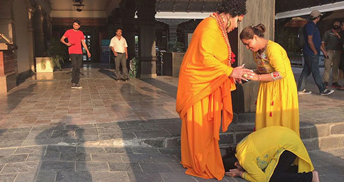 Nepal'de Bülent Ersoy'u Buda Sandılar