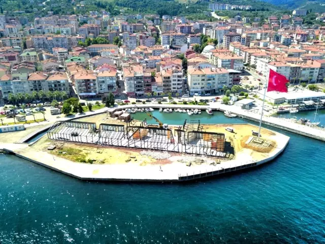 Türkiye'nin Dev Bayrağı Kocaeli'nden Yükseldi