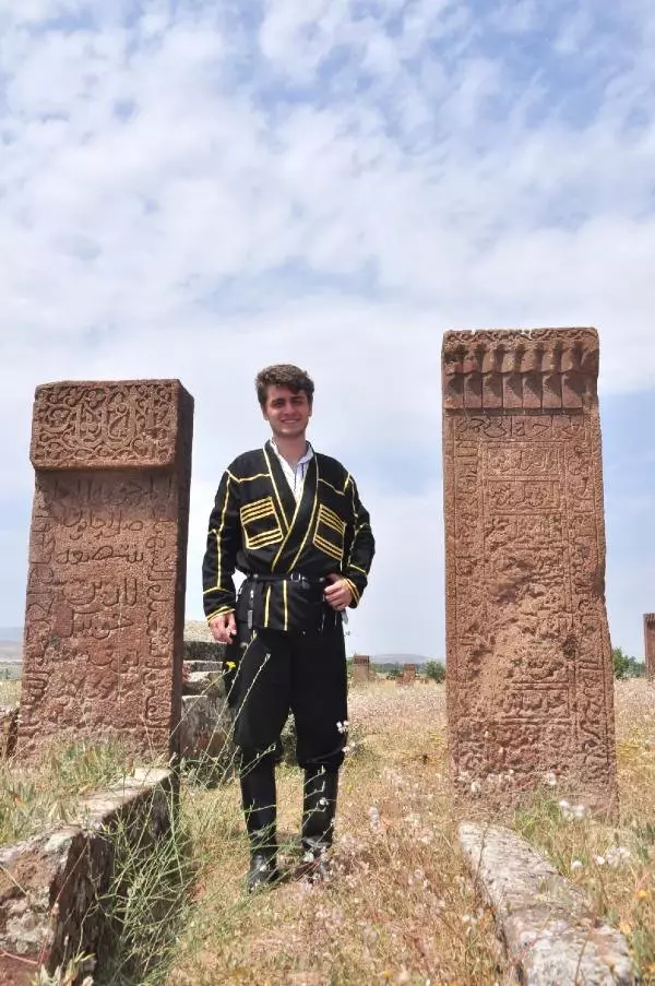 Artvinliler Bitlis'te İlçelerdeki Tarihi Mekanları Gezdi