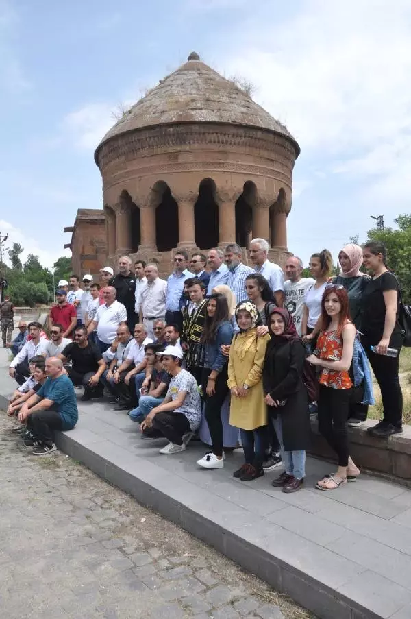 Artvinliler Bitlis'te İlçelerdeki Tarihi Mekanları Gezdi