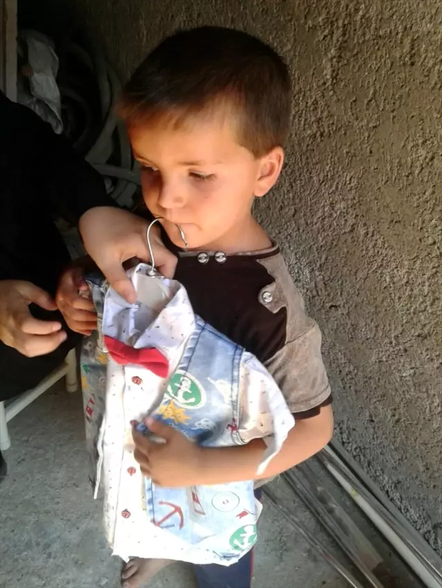 Hatay'da Suriyeli Yetimlere Giyim Yardımı