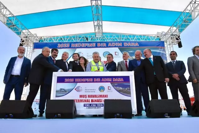 Bakan Arslan: 'Imf Kapılarında Dilenildiği Günlerden Sadece Muş'taki Bir Projeye 1,9 Milyar Para... Bakan Arslan: 'Imf Kapılarında Dilenildiği Günlerden Sadece Muş'taki Bir Projeye 1,9 Milyar Para...