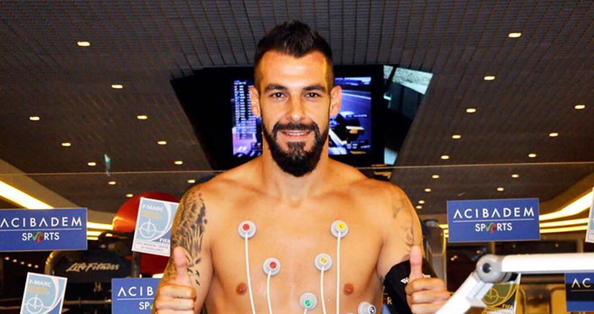 Beşiktaş'ın Yeni Golcüsü Negredo Sağlık Kontrolünden Geçirildi