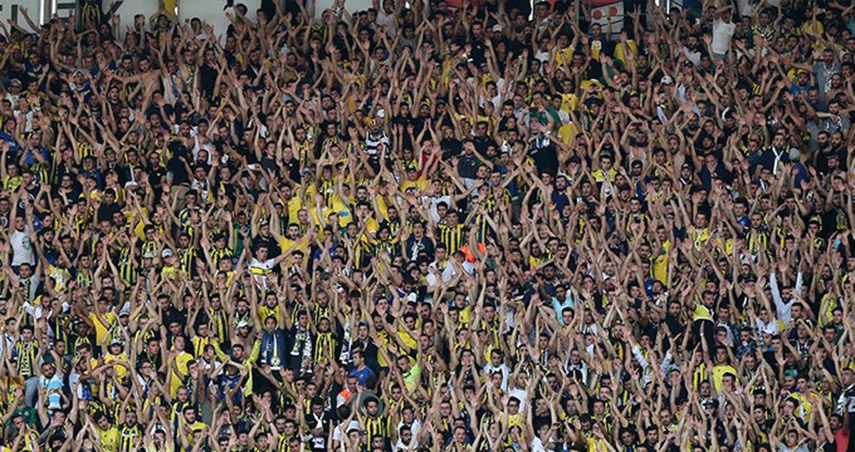 Fenerbahçe Yönetimi, Cagliari Maçını Ücretsiz Yaptı