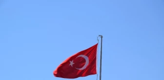 Viranşehir'de Dev Bayrak Dalgalanıyor