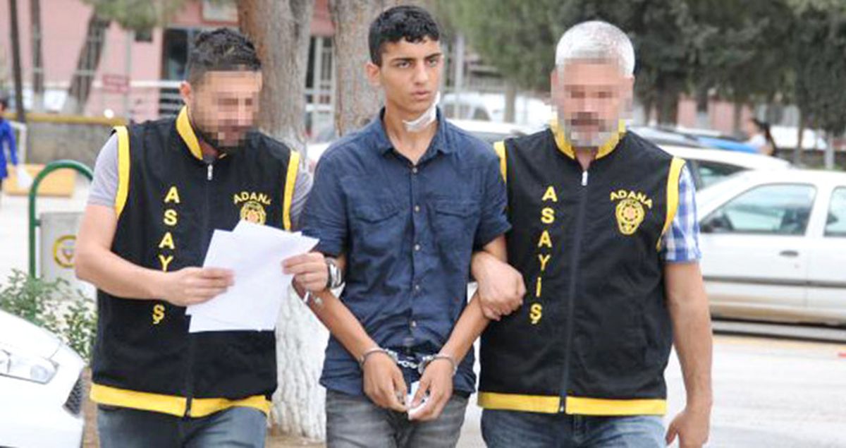 Yatak Odasında Yakalanan Hırsız, Bardakla Boğazını Kesti