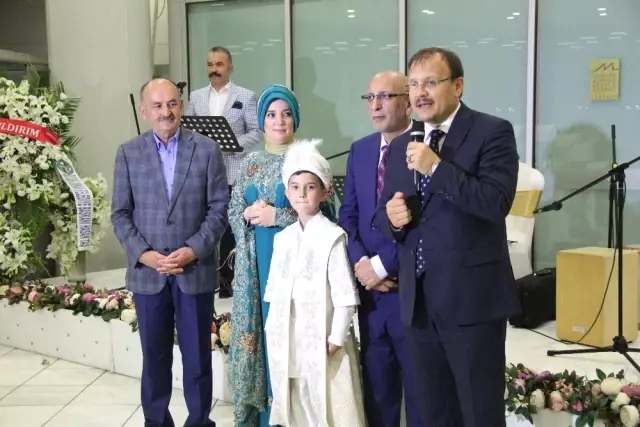 Başbakan Yardımcısı Çavuşoğlu, Sünnet Törenine Katıldı Başbakan Yardımcısı Çavuşoğlu, Sünnet Törenine Katıldı