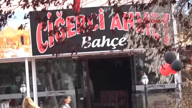 Eskişehir 2 Gün Önce Yangın Çıkan Ciğer Restorana Mahmut Tuncerli Açılış Eskişehir 2 Gün Önce Yangın Çıkan Ciğer Restorana Mahmut Tuncerli Açılış