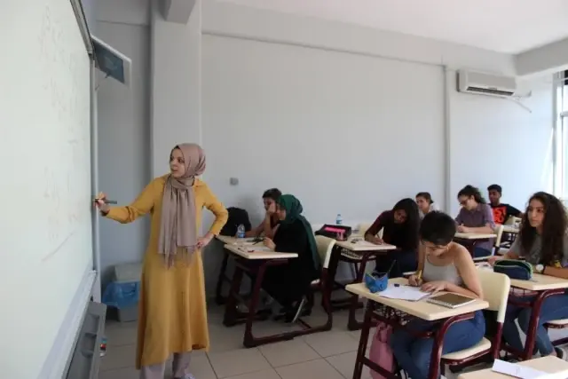 Karamürsel Akademi Lise'ye Yoğun İlgi