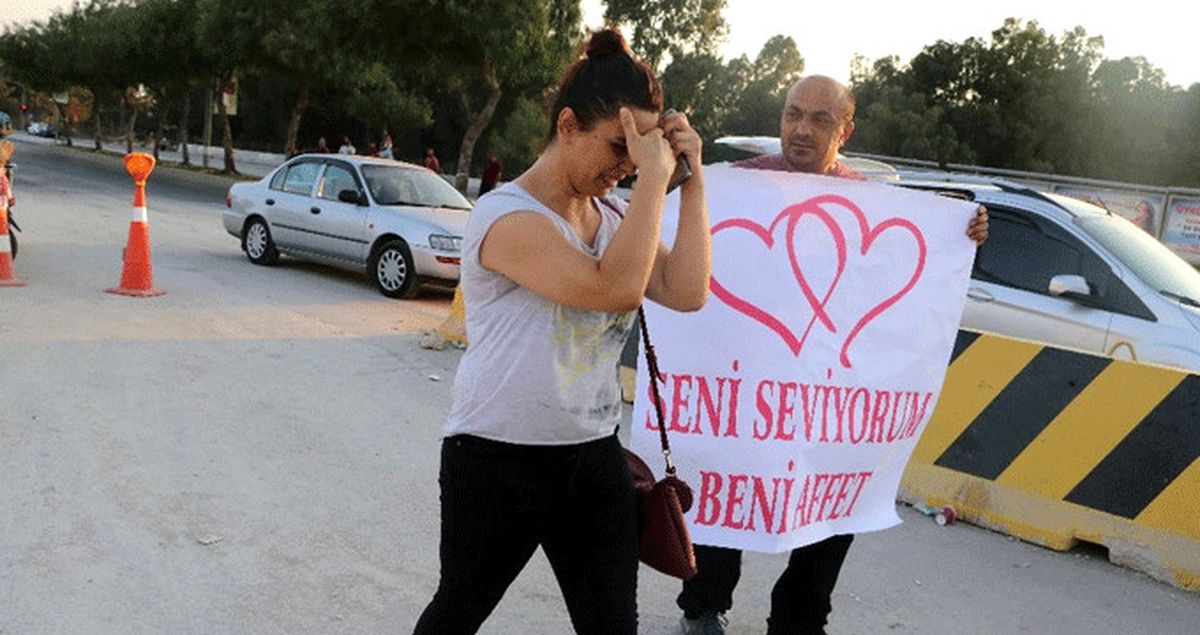 Eski Eşinin Barışma Teklifini Gözyaşlarıyla Reddetti