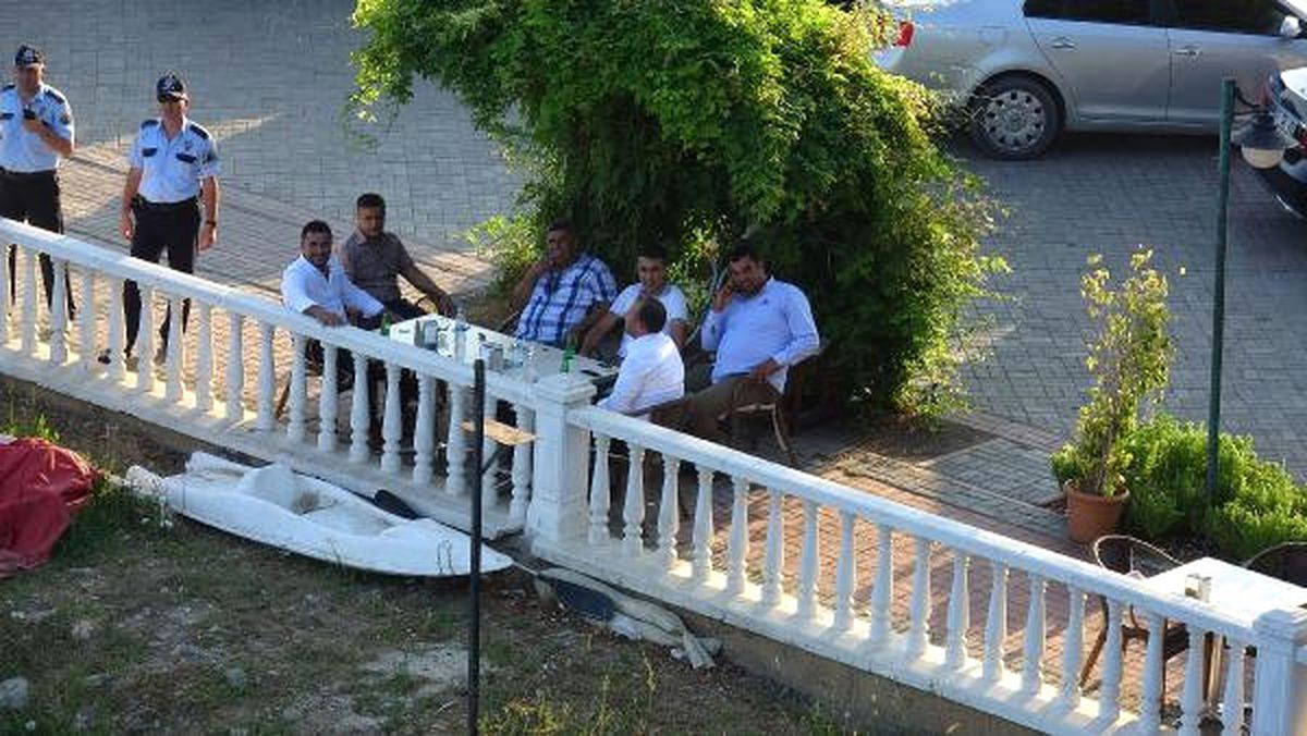 İntihar Girişimini Çay İçerek İzlediler