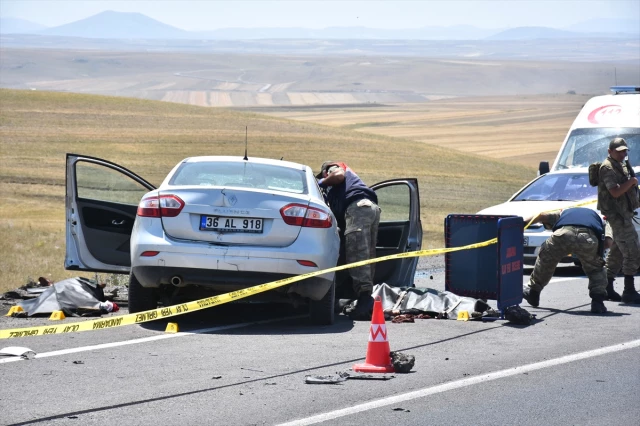 Kars Ta Trafik Kazası 2 Ölü 3 Yaralı Haberi Fotografı