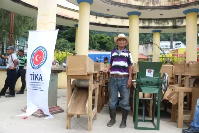 Tika'dan 850 Kahve Üreticisi Maya Yerlisi Çiftçiye Ekipman Desteği