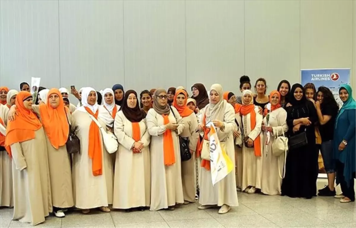 Avrupa'dan İlk Hac Kafilesi Yola Çıktı