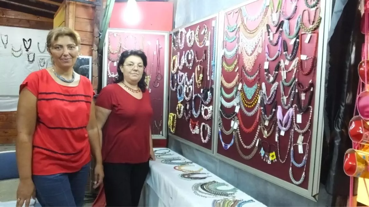 Burhaniye'de Kurslar Kadınları Üretici Yaptı