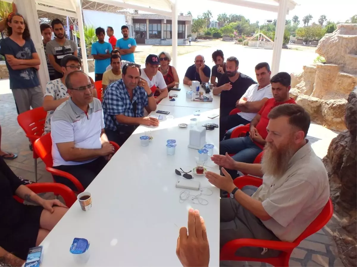 CHP'li Aytuğ Atıcı Kampa Girdi, Müdürle Tartıştı