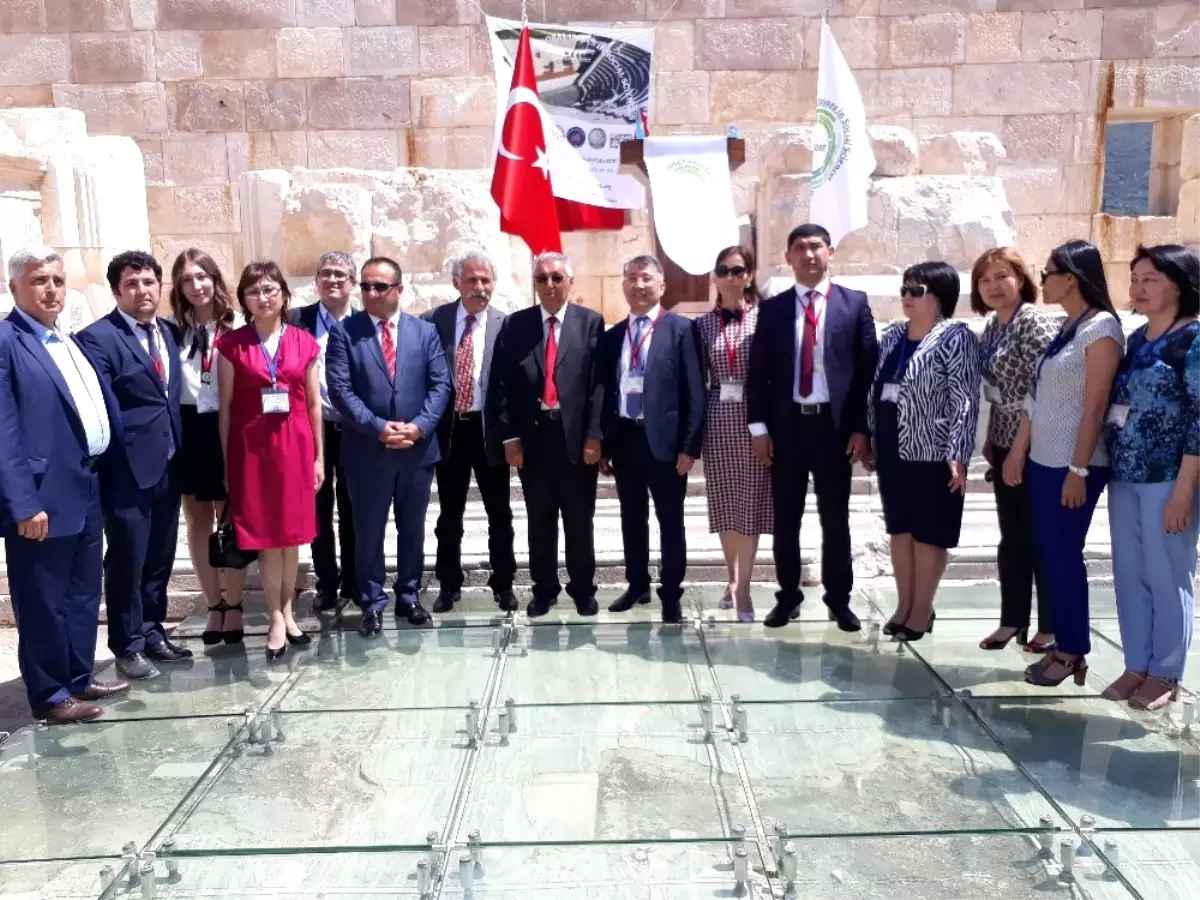 Dünya'nın İlk Meclis Binası Patara'da Uluslararası Kongre Düzenlendi