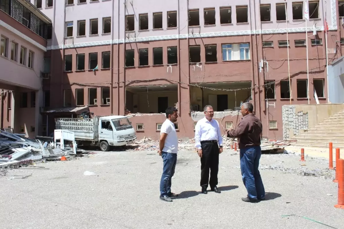 Eski Devlet Hastanesinin Yıkımına Başlandı