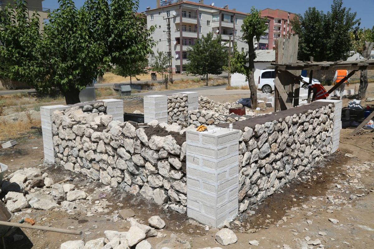 Salı Baba'nın Türbesi Yapılıyor