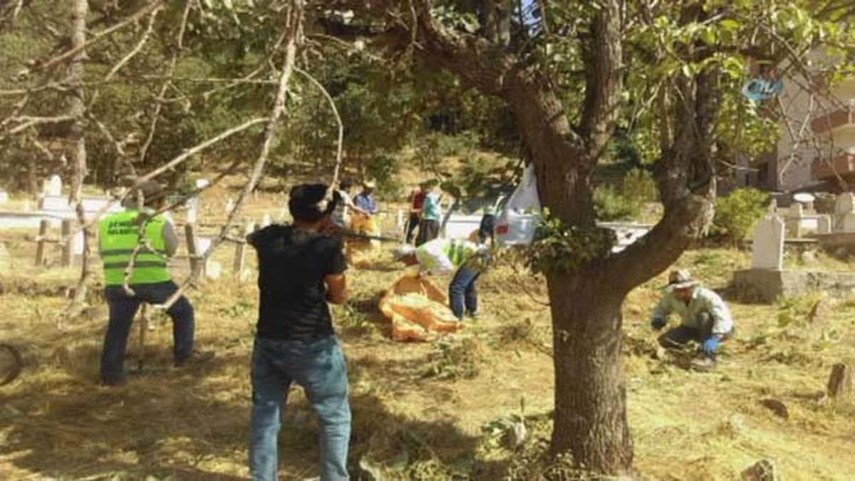 Şemdinli'yi Karıştıran Altın İddiası: Mezarlıkta 15 Adet Külçe Altın Bulundu