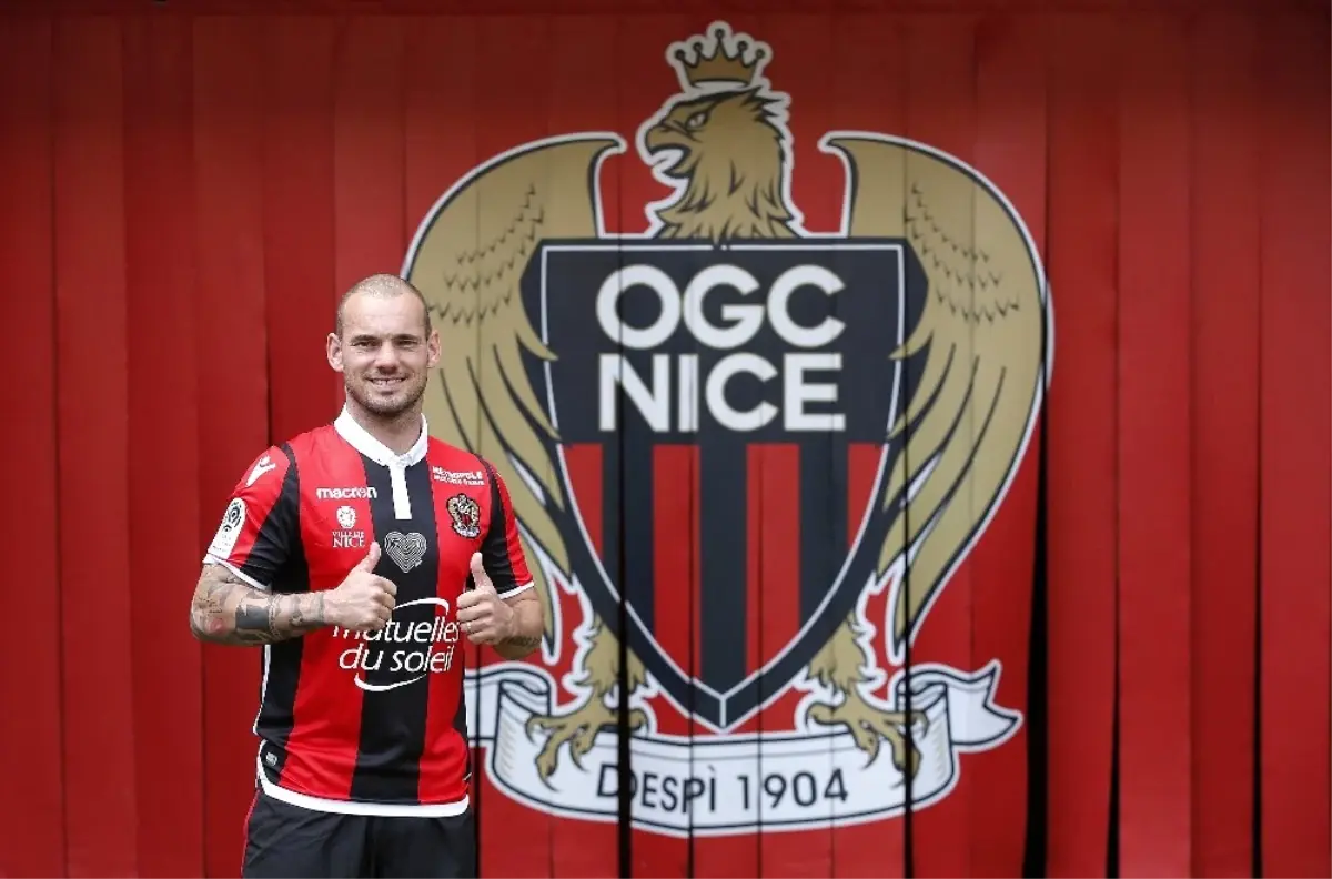 Sneijder: 'Kupalar Kazanmak İçin Nice'deyim'
