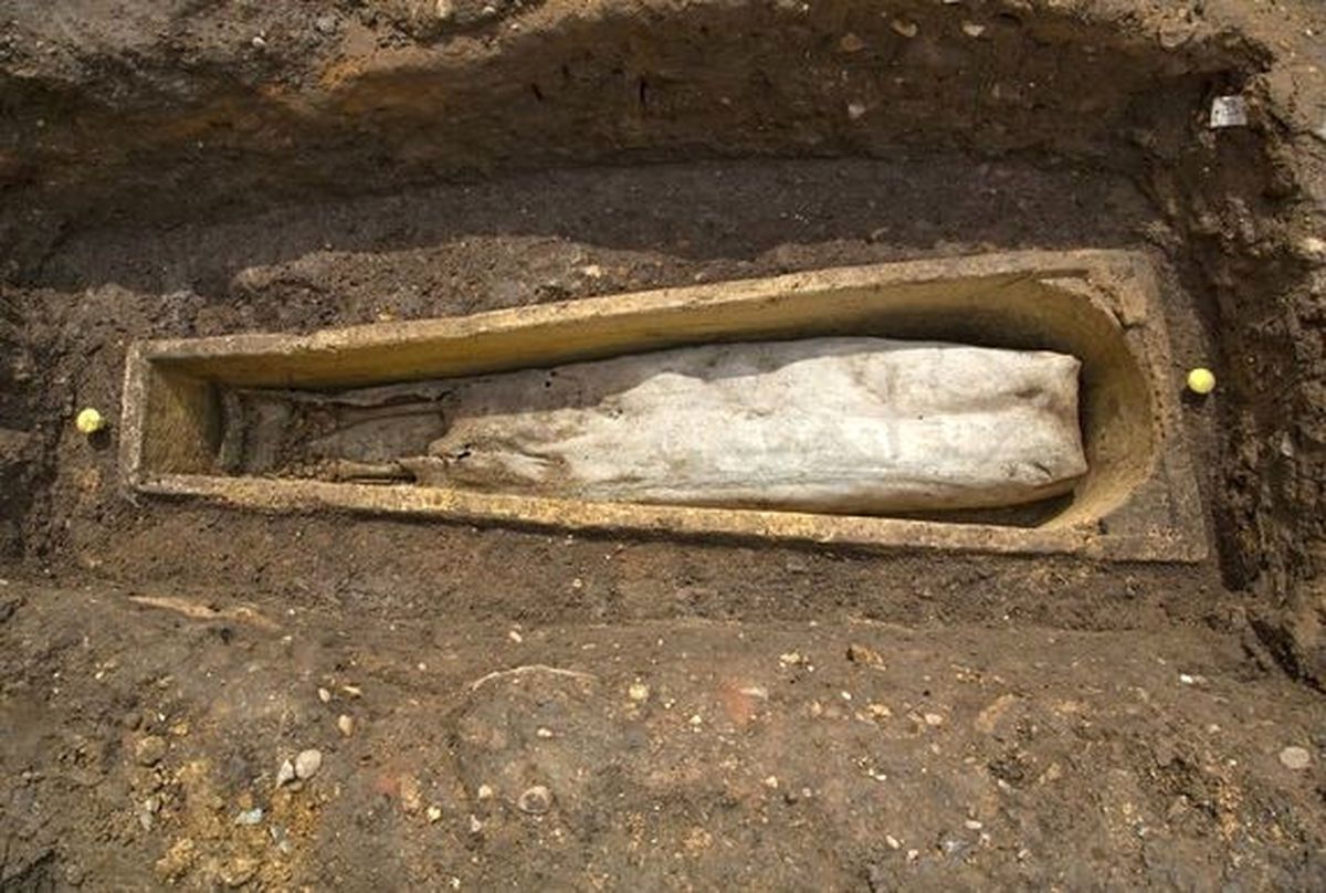 Toprak Altında 2 Gün Boyunca Tabuttan Canlı Yayın Yaptı