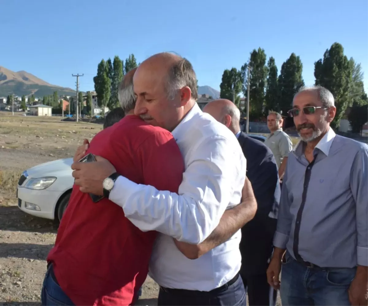 Vali Azizoğlu'ndan Demir Ailesine Taziye Ziyareti