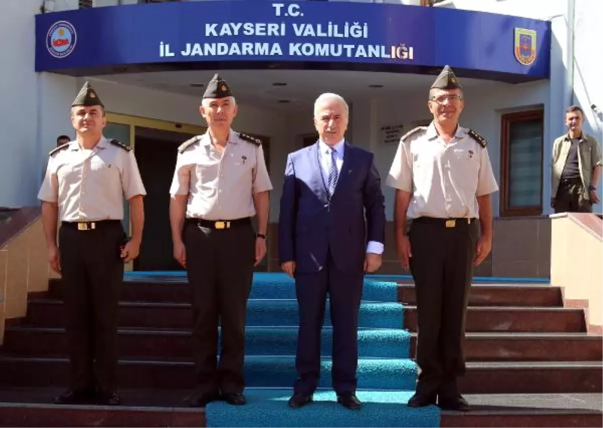 Vali Kamçı'dan, Adliye, Baro ve Jandarma'ya Ziyaret