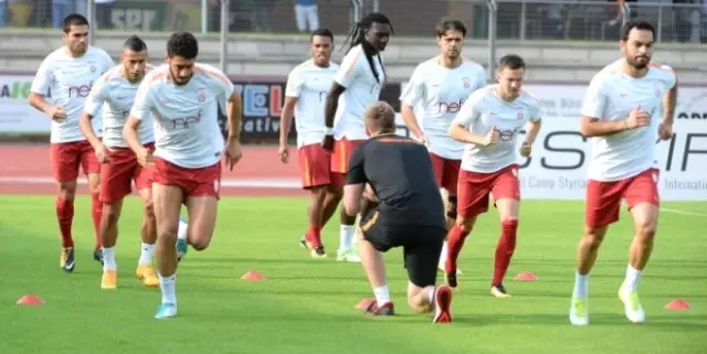 İki Sezonda Beşiktaş'tan 40 Puan Fark Yiyen G.Saray'da Kadro Yenilendi