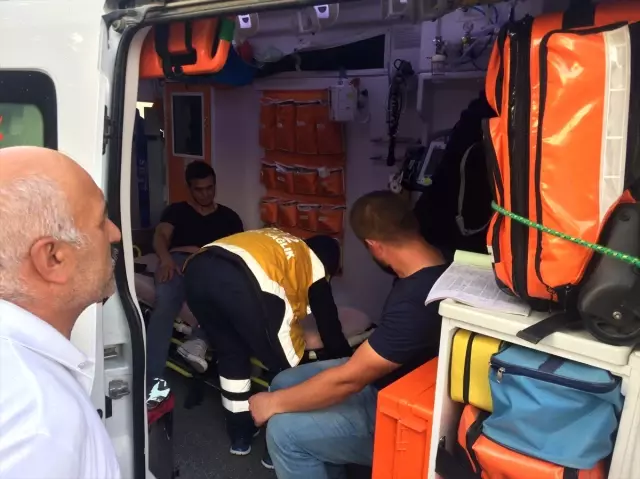 Bolu'da Trafik Kazası: 2 Yaralı Bolu'da Trafik Kazası: 2 Yaralı