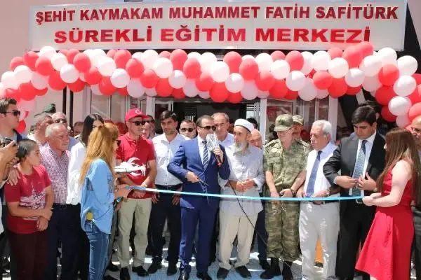 Şehit Kaymakam Safitürk'ün Adı Erciş'te Eğitim Merkezinde Yaşatılıyor