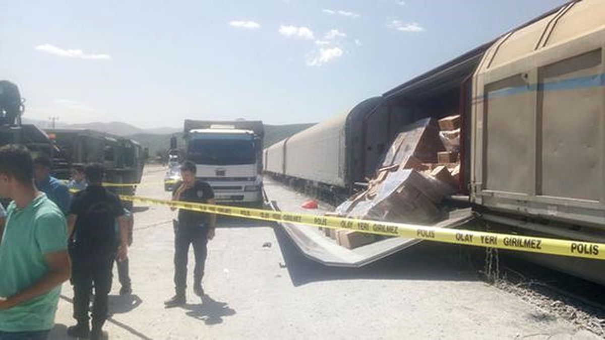 Tren Vagon Kapağı, Askerlerin Üzerine Düştü: 1'i Ağır 5 Yaralı