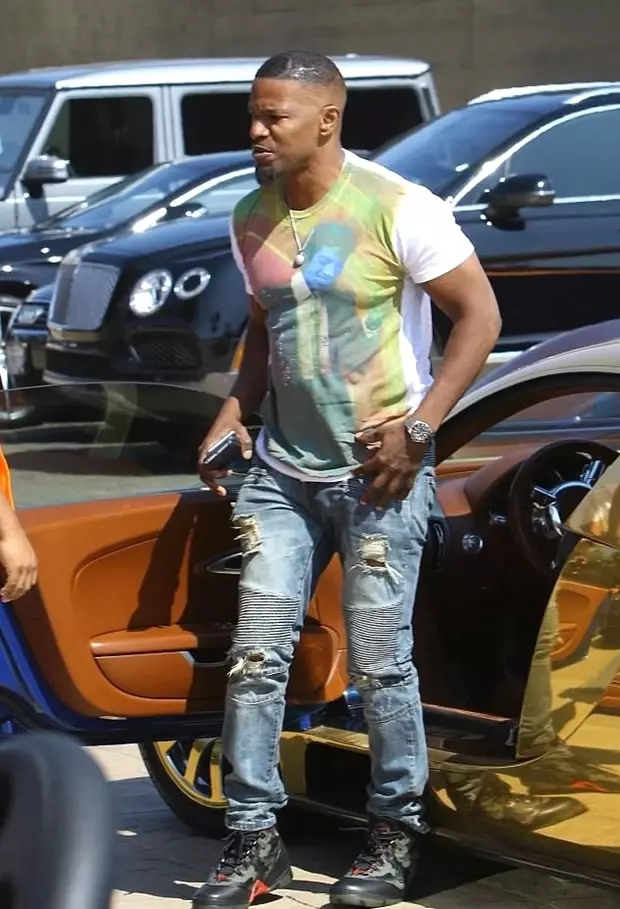 Ünlü Aktör Jamie Foxx’un Altın Kaplama Aracını Görenin Ağzı Açık Kalıyor