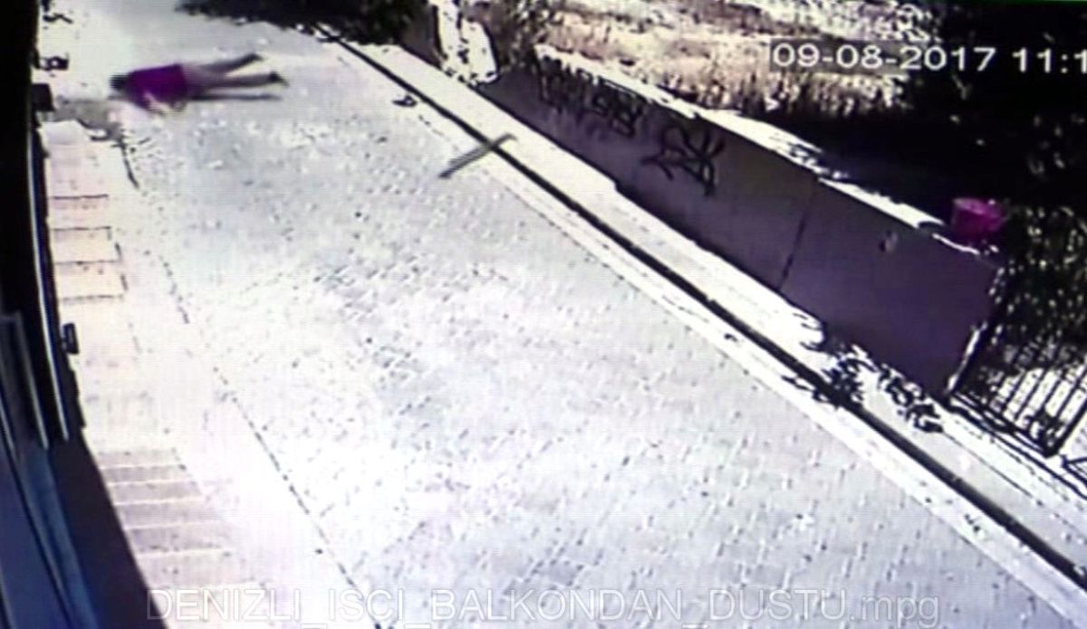 Dolap Takarken Camdan Düşen Mobilyacı Hastanede Öldü