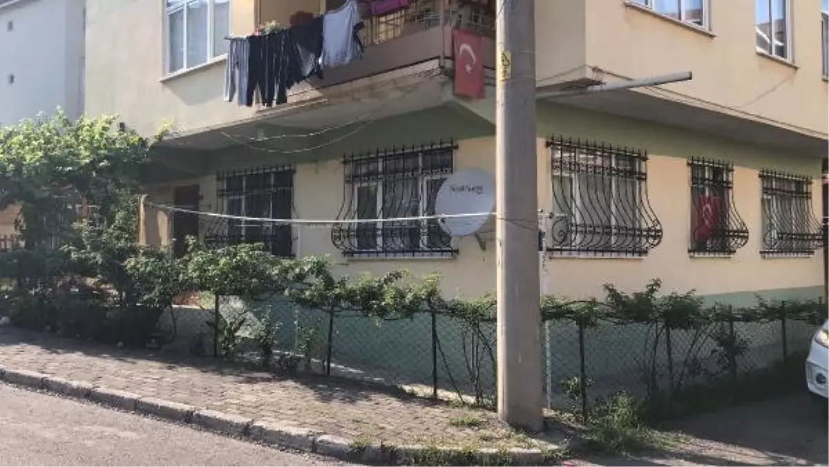 Evi Terk Edip Kızının Yanına Yerleşen Eşini Öldürdü