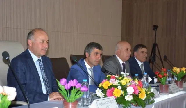 Vali Azizoğlu Oltu, Şenkaya ve Olur İlçesinden Muhtarlar ile Bir Araya Geldi Vali Azizoğlu Oltu, Şenkaya ve Olur İlçesinden Muhtarlar ile Bir Araya Geldi