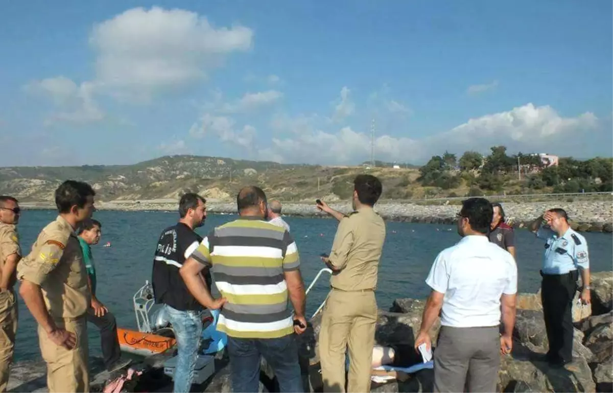 Hatay'da Denizde Erkek Cesedi Bulundu