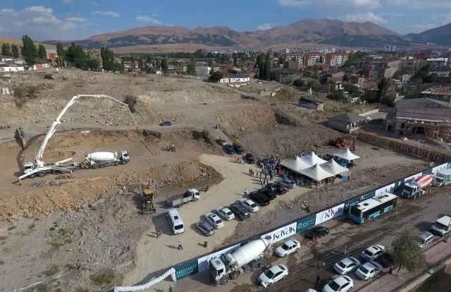 Büyükşehir Kavak Konutları'nın Temelini Attı