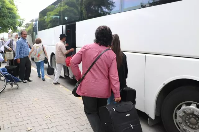Duran Tren Seferleri Sonrasında Yolcular Otobüsler ile Taşınmaya Başlandı
