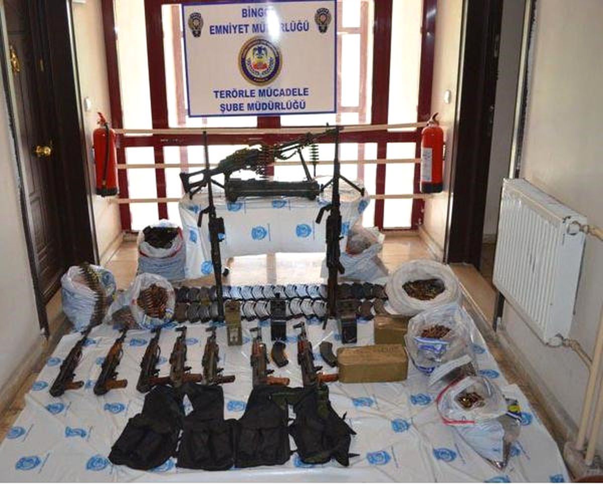 Bingöl'de Durdurulan Araçtan DEAŞ Cephaneliği Çıktı!