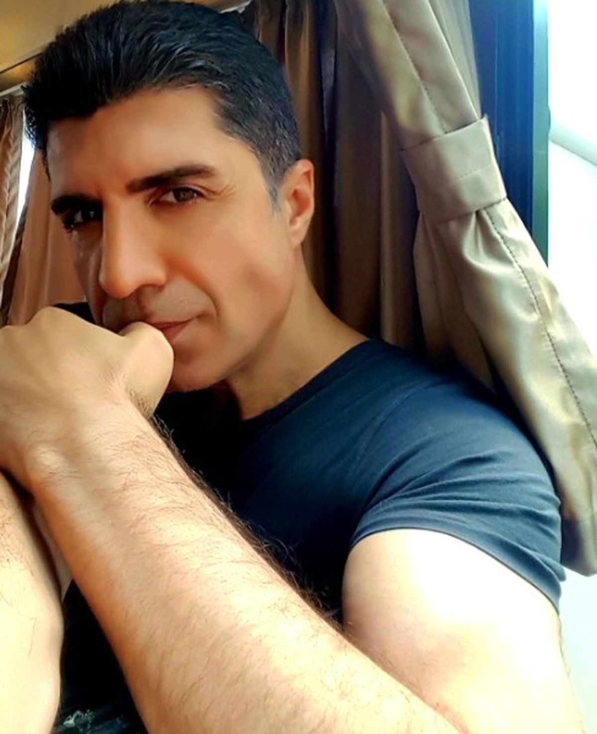 Özcan Deniz'in Saçlarını Boyatmamış Halini Görenler Şaşıp Kaldı