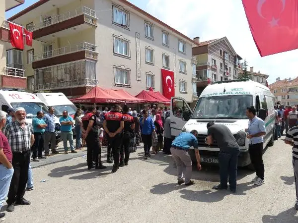 Şehit Astsubay Yılmaz'ın Cenazesi Ankara'ya Getirildi (2) - Yeniden