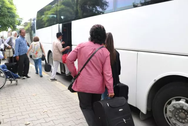 Tren Seferleri Durmuştu: Yolcular Otobüslerle Taşınıyor
