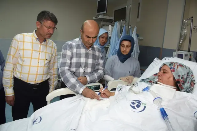 Vali Demirtaş'tan Yaralı Uzman Çavuş ve Şehit Annesine Ziyaret