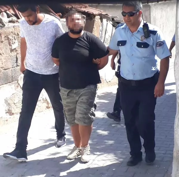 Annesine Bıçakla Saldıran Genç Yakalandı