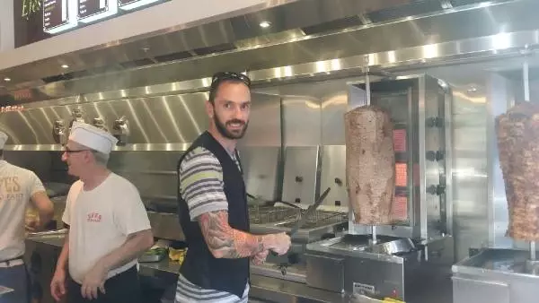 Dünya Şampiyonu Milli Sporcu, Londra'da Kebap Pişirdi