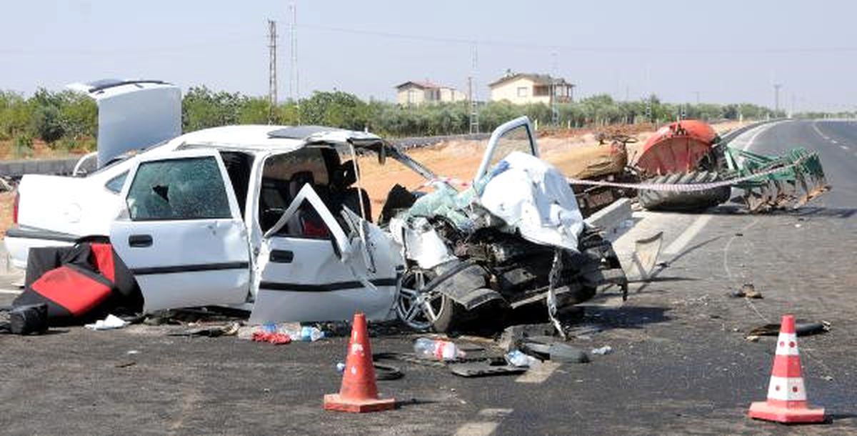 Gaziantep'te Düğün Yolunda Kaza: 1 Ölü, 4 Yaralı