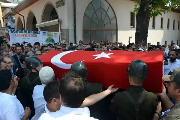 Kahramanmaraşlı Şehit Uzman Çavuş'u 5 Bin Kişi Uğurladı Kahramanmaraşlı Şehit Uzman Çavuş'u 5 Bin Kişi Uğurladı